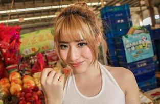 来爱丝美丝学校交作业，原图间的撩拨让人忍不住想多看几眼。