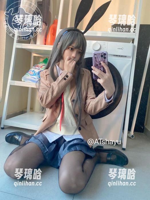 在AT鲨的裤里丝里，福利与写真碰撞出不一样的火花。