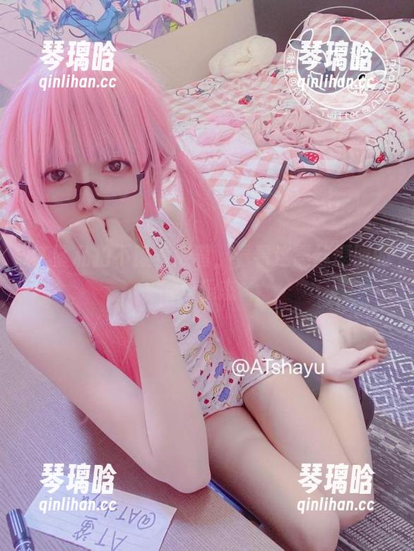 AT鲨 AT鲨私拍不藏着掖着,看看这黑丝原图的欢乐态