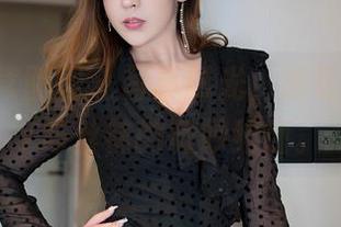 Feilin嗲囡囡 – 写真时光，施忆佳KITTY与丝袜的微妙纠缠。