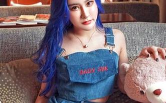 Feilin嗲囡囡 – 陈雅漫VICKY的新作，秘书美图满满的精致细节，不只是在工作