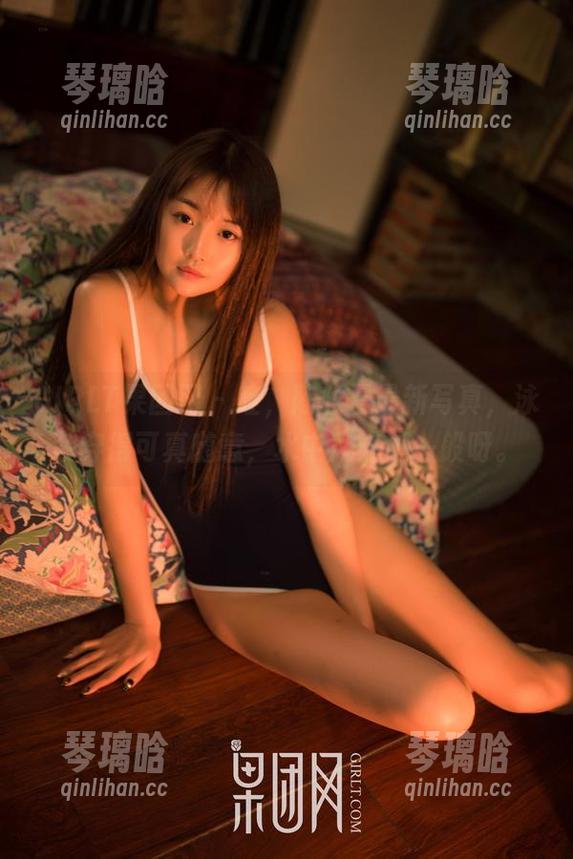 GIRLT果团网 - 哇，陈雅漫最新写真，泳装穿得可真随意，水中风光不一般呀。