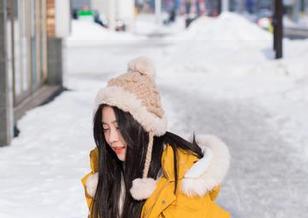 IMiss爱蜜社 – 小热巴和她的天使气息，原图让我迷失在思绪深处，作品充满了让人想靠近的暗流。