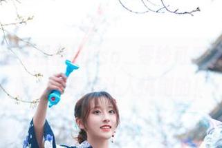 让人又爱又恨的Luisa_零纱可爱套图,资源上可真够让人挑剔的!