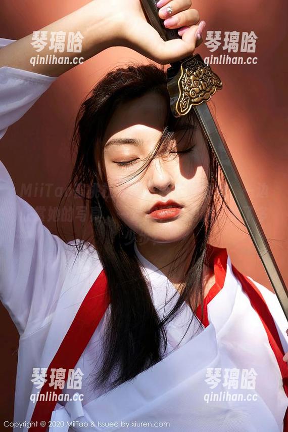 MiiTao蜜桃社 - 月音瞳长腿图集，一边欣赏她的写真，一边想，她的腿是跑了多少步？