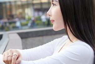 MiiTao蜜桃社 – 海边翻涌，陆萱萱Cecilia的图包更新中还有海鸥的私语哦