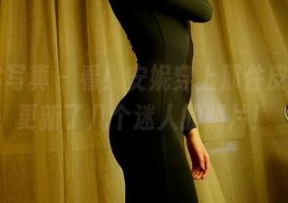 PANS写真 – 看！安妮穿上那件皮衣，又更新了几个迷人的照片！
