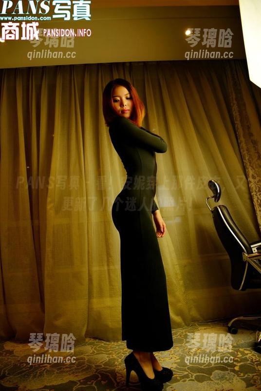 PANS写真 - 看！安妮穿上那件皮衣，又更新了几个迷人的照片！
