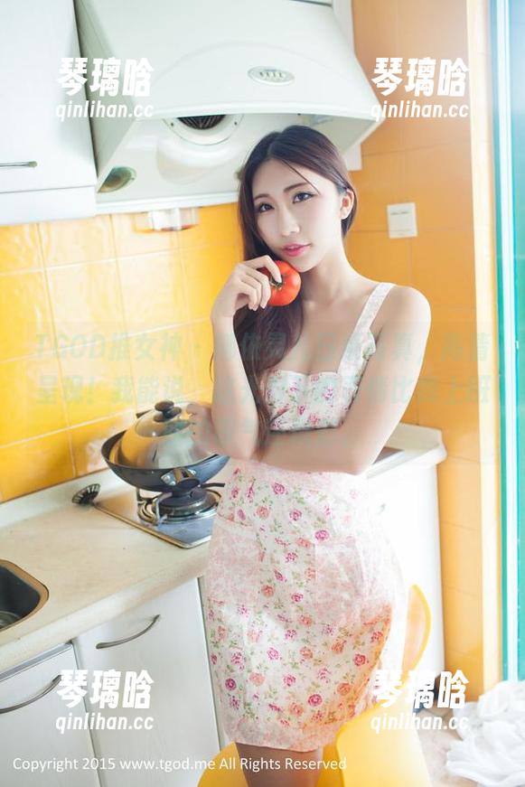 TGOD推女神 - 娜依灵儿日系写真，高清呈现！我能说，这光影下的表情比我上班时的叹气还精彩。