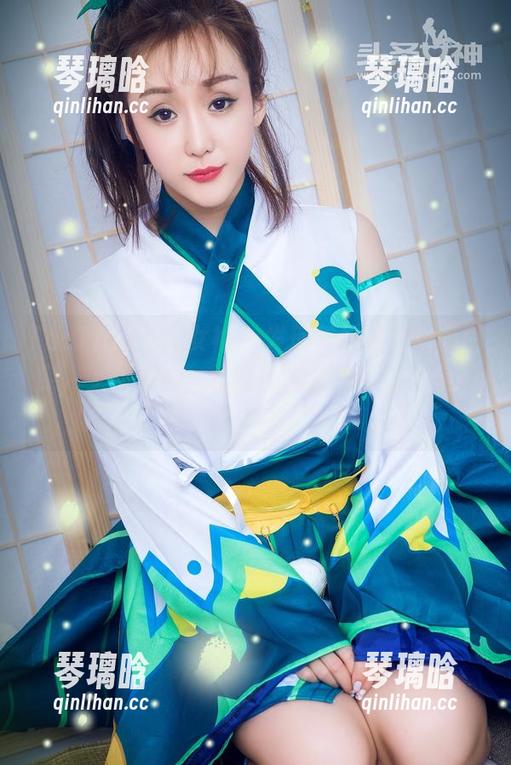 TouTiao头条女神 - 发现美纳子最新版图库，少女随性，就像在悠闲自得的午后漫步。