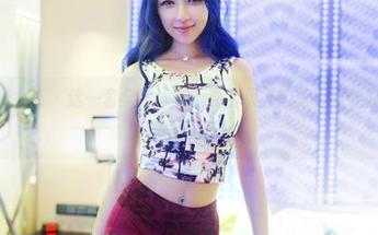 TuiGirl推女郎 - 这一套全是泳衣?嘉宝贝儿的写真竟让我想到了海边的窘态…