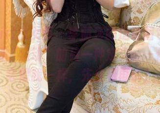 TuiGirl推女郎 – 李丽莎的运动图包，帮你找到“运动”的另一种定义——你会不会像我一样，先坐着再说？