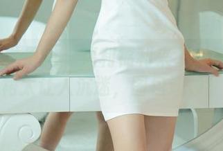 UGirls尤果网 – 福利福利来了！赵伊彤白裙太让人沉迷，图包速领！