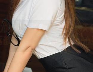 UGirls尤果网 – 陈雅漫写真：天使的背影，永远都在那儿，真的让人…心狂跳？