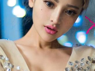 UGirls尤果网 – 体操服下的黛蓓琪作品集：看她如何玩转运动，就像在挑战所有的传统界限。