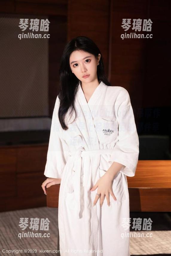 Xiuren秀人网 - HeyuZhang的吊带作品集，高清得像我早上起来找到的那件幸运内衣！