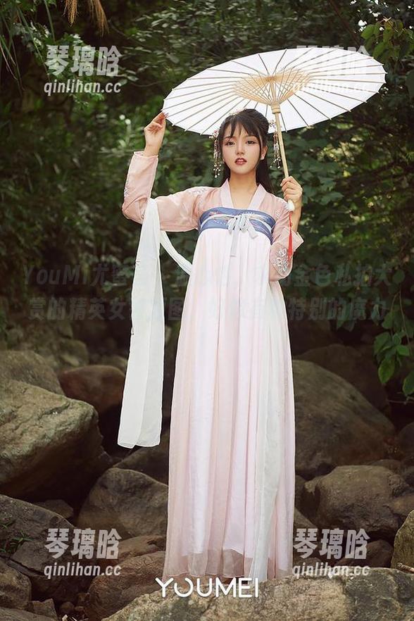YouMi尤蜜荟 - 温心怡，求助金色私拍大赏的精英女警原图，好像有种特别的魔力！