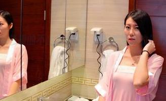 pans – 安妮传授的不止是瑜伽：原图跟照片的信心差距让我咋舌。