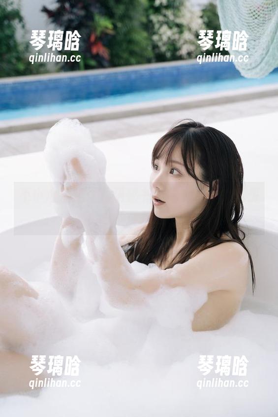 不小心撞见けん研秘书的福利写真，真想多看几眼
