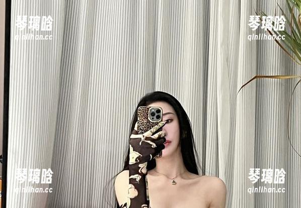 微密圈 - 利用不爱笑的赛琳的“嘉宾帖”高清解析我的审美，分享有理不容被否！