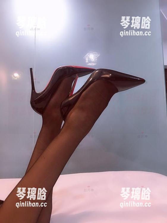 微密圈 - 下载丝月神女神写真，发现自己竟然也有神仙气质，但可惜没长那副皮相！