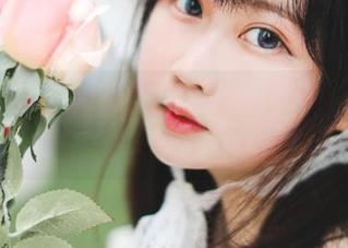 职业装说不尽的依依超级懒：精选套图，干练与甜美的冲突