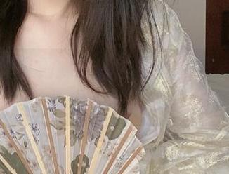 倦倦喵的吉他妹妹在图库里托梦，怎能不下载一张留念？