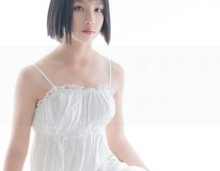 兔玩映画公园计划：小姐姐出街拍照，所有花草都得抬头！