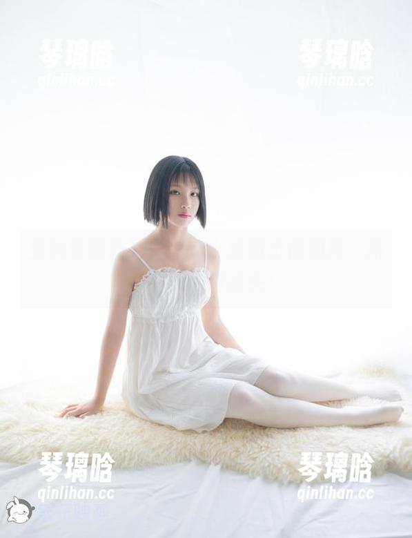 兔玩映画公园计划：小姐姐出街拍照，所有花草都得抬头！