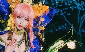 凉凉子rioko的写真合集:魅魔与恋乃的舞动,舞台没灯光,心却在发光。