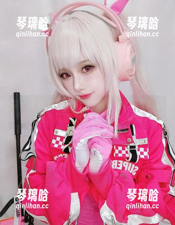 凛子酱的职业装私拍合集，无意中在职场掀起的小风潮，谁还不是个小心思？