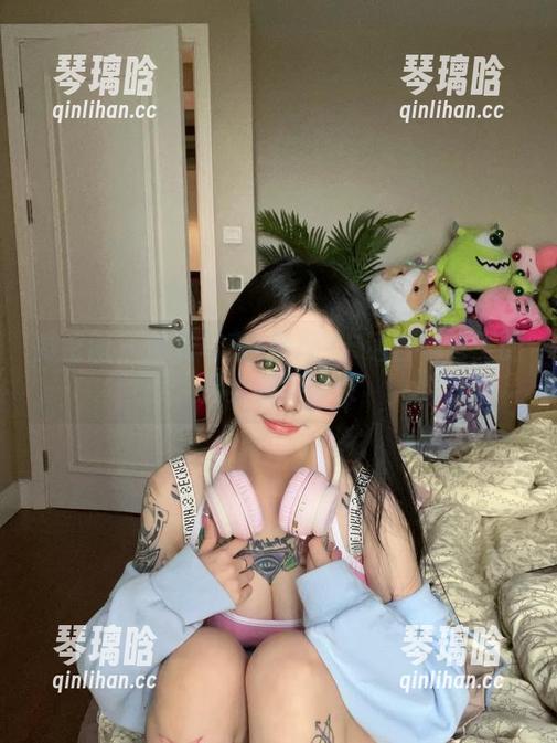 微密圈 - 内衣写真+网盘=卡通百科老王的另类战斗记录