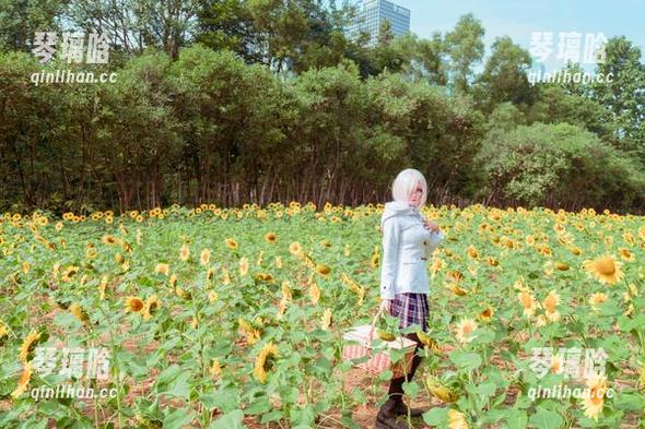 来一波！塔塔_Lo1iTa女孩写真集，原图挑战你我的审美底线！