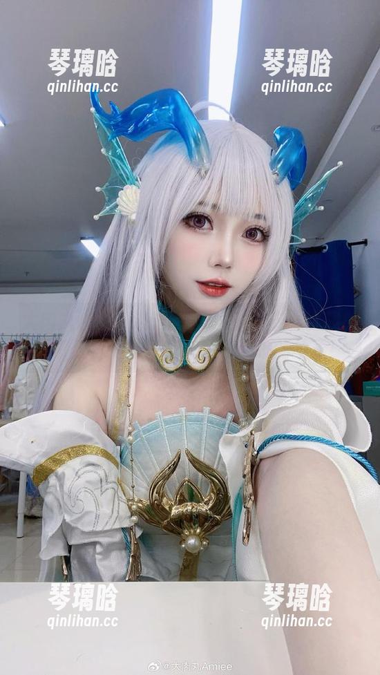 大肉丸Amiee 大肉丸Amiee的睡衣写真:这衣服比我的睡梦还真实——分享我对睡眠的执着!