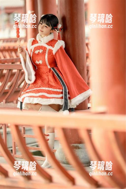 说是“妹妹”，其实失眠小宁的写真图包更像一场诱惑