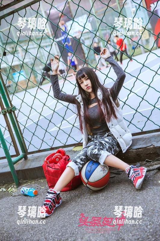 头条女神-周治宇 头条女神 - 网盘里的吊带,周治宇的些许任性