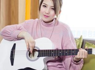 头条女神 – 草坪上的瑞宝儿——校园写真图包实在过分