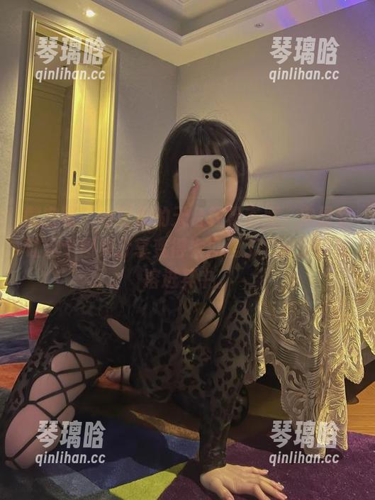 微密圈 - 今日份的天台轻松态度，宋昱欣让这个图集分享变得太可爱了，分分钟想溶进其中。