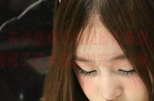 微密圈 – 在小优优子的美脚合集里，不小心发现了艺术和腿的完美交集。
