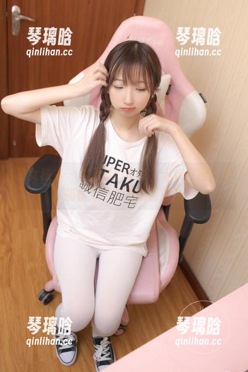少女秩序 - 你见过的小鱼，这次在图库里搞怪万圣节不怕丢脸！