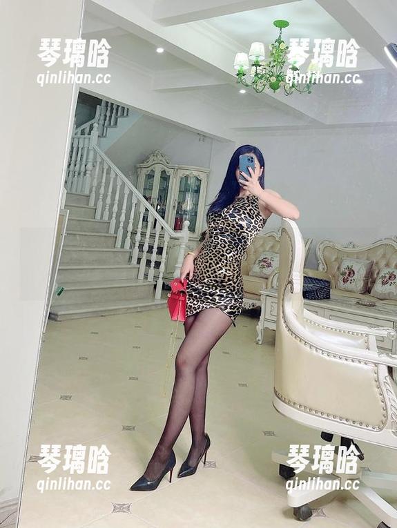 微密圈 - 想了解张老师的天台图包？你或许需要稍微磨磨眼。