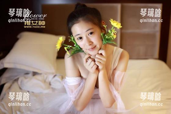 推女神 - 原图：杨上萱的“修女”写真，难道这是在挑战我的审美底线吗？