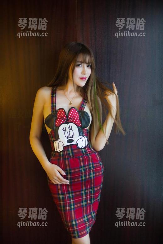 推女郎 - 翻开李丽莎的JK图包分享，发现了一些让人意想不到的搭配，真有趣。