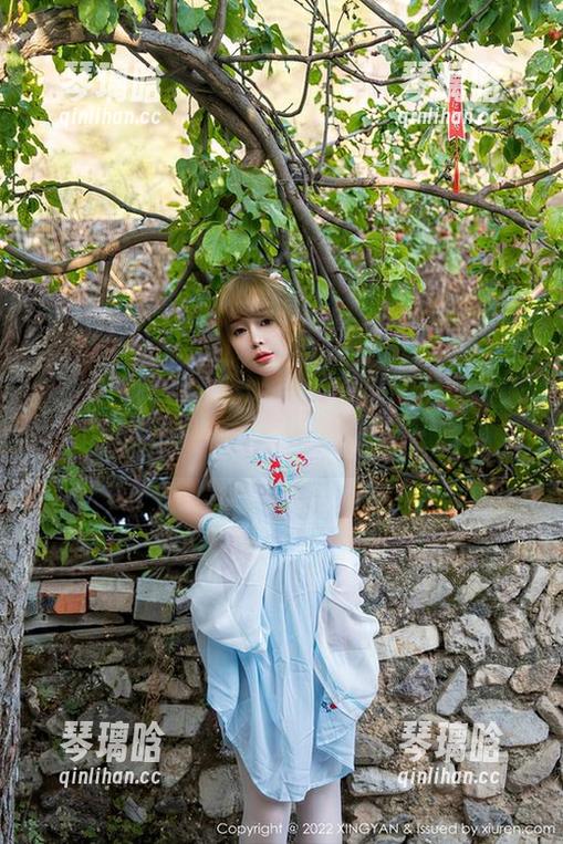 星颜社 - 李丽莎和她的白色——原图传达的微妙情感，照片太有意思了