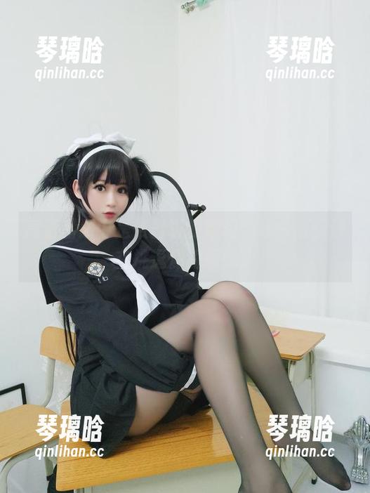 是依酱呀 高清图册中是依酱呀的短裙,每一张都像在挑逗你的眼球。