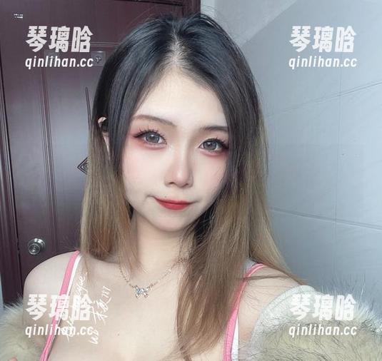结果末夜787的这套礼服把我惊呆，图包直接收藏，完全不讲道理。