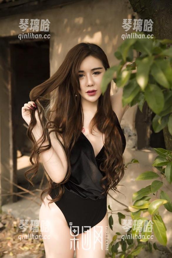 果团网 - 更新了，酸酱兔的美脚就是这份力度，真心的腿控来了吗？