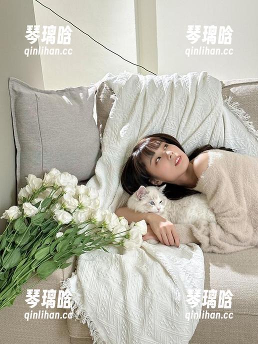 学姐愉快餐，泥泥汝高清写真，心中默念“我也想做学弟”！