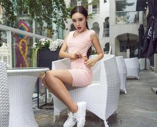 爱丝 – 虽说花嫁是神圣的事，瑶瑶的写真却让我忍不住想要摇滚起来！