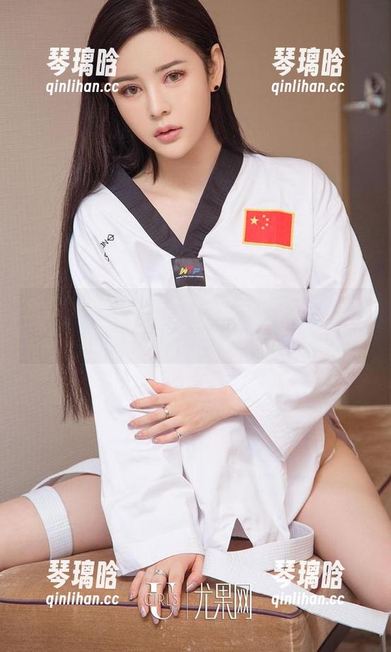 爱尤物 - 小苑嫣让我在美图中寻找“着迷”的真谛